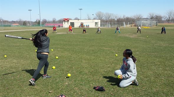 A little bit of soft toss during practice. Look at those fielders in ready position! 